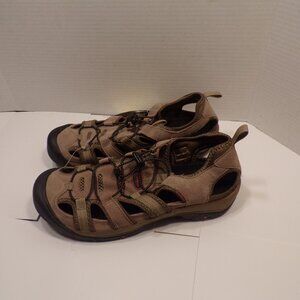 Nevados size 10 sandals